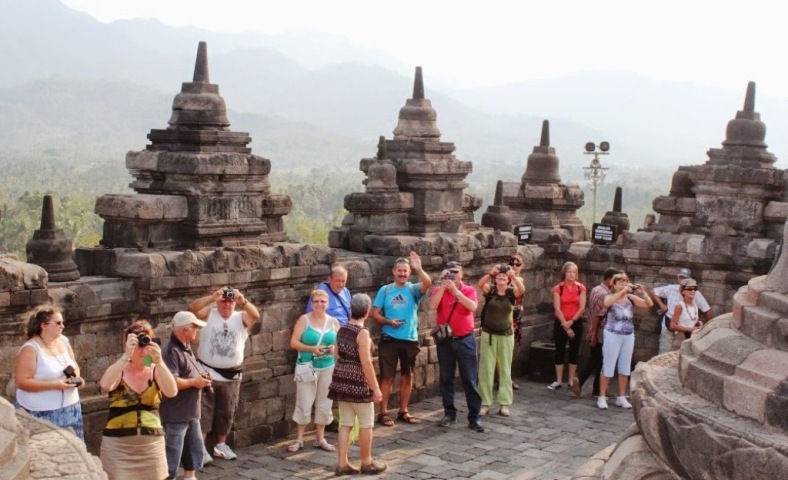 turis asing ke Borobudur