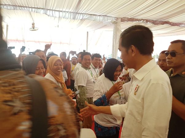 Presiden Jokowi temu wicara dengan masyarakat petani di Sumatera Utara