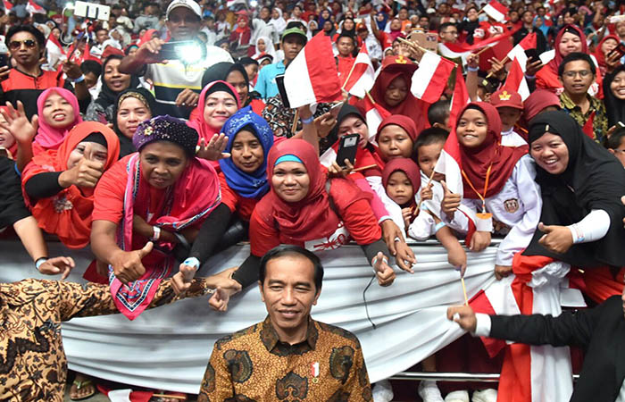 Presiden Joko Widodo bersama masyarakat Indonesia di Sarawak