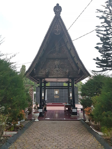 Komplek makam Si Singamangaraja, di Makam Pahlawan Nasional Soposurung, Balige, Tobasa, Sumatera Utara
