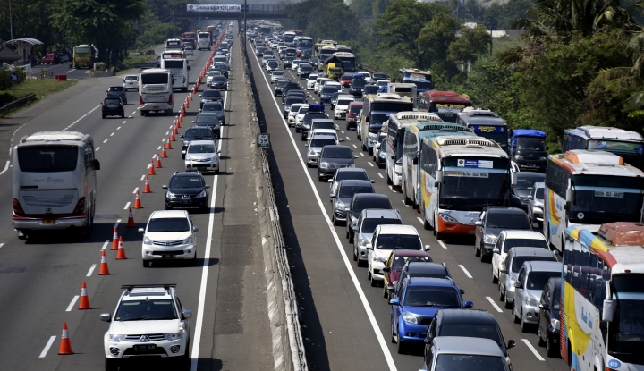 Penampakan kendaraan di ruas tol bekasi pasca uji coba Ganjil Genap di jalan tol Bekasi-Jakarta