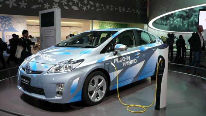 mobil listrik Plug-in