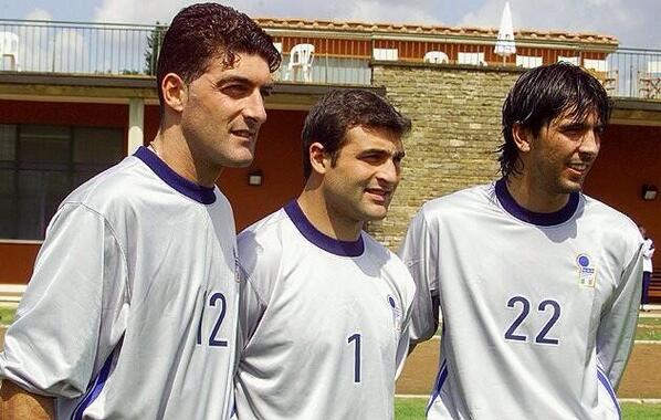 Buffon (kanan) saat masih jadi pelapis Gianluca Pagliuca (kiri) dan Angelo Peruzzi (tengah)