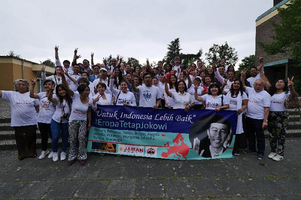 Komunitas Indonesia dan Relawan