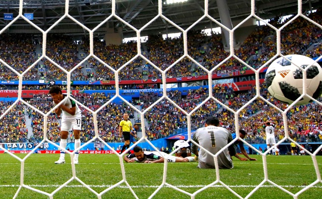 Kosta Rika sudah berusaha semaksimal mungkin menahan Brasil. Foto: FIFA