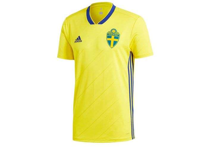 Jersey Swedia ini sangat mirip dengan Jersey dari Tim Samba. Untungnya, tambahan garis diagonal warna biru pada bagian samping membuatnya sedikit berbeda.  Desain garis diagonal yang transparan juga tampak tak sedap dipandang mata. 