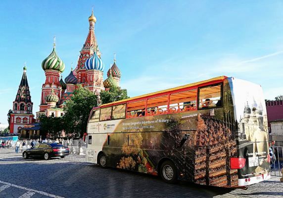 Bus Wisata Wonderful Indonesia di Moskow
