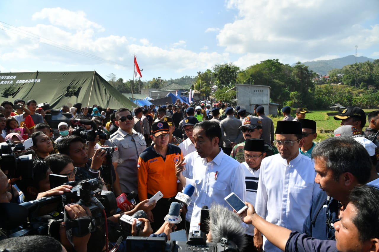 Presiden Joko Widodo memerintahkan Menteri BUMN untuk segera mengirimkan suplai bahan bangunan dalam jumlah besar ke Provinsi NTB. 