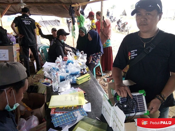 Dengan tenaga surya atau matahari, diharapkan bantuan PLTS Portable sangat berguna bagi warga