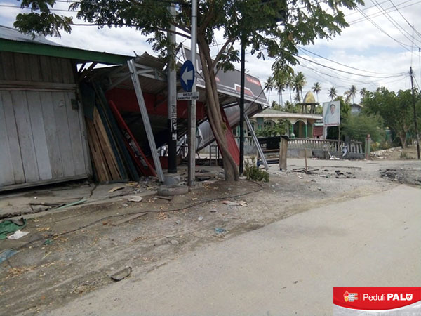 Bangunan toko juga tak luput dari keganasan gempa bumi di Kabupaten Sigi