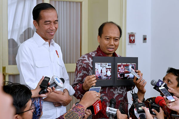 Presiden Jokowi dan Sutopo BNPB