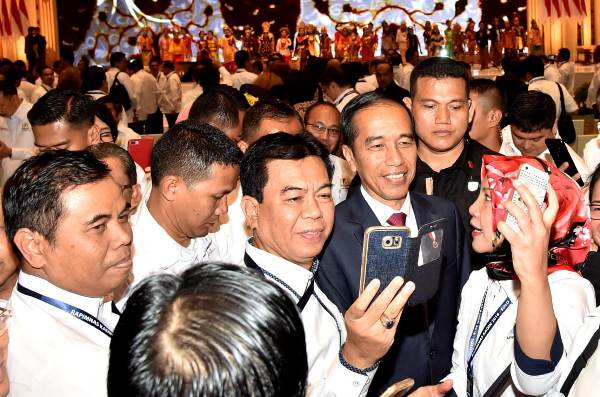 Jokowi dukung keluarnya UMKM dari rencana relaksasi UMKM