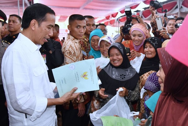 Presiden Jokowi, sertifikat tanah