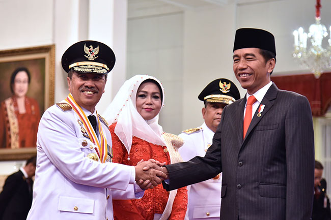 Pelantikan Gubernur Riau