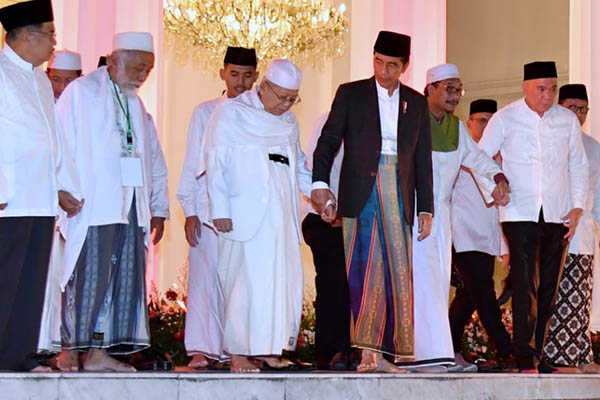 Jokowi Taat Ibadah