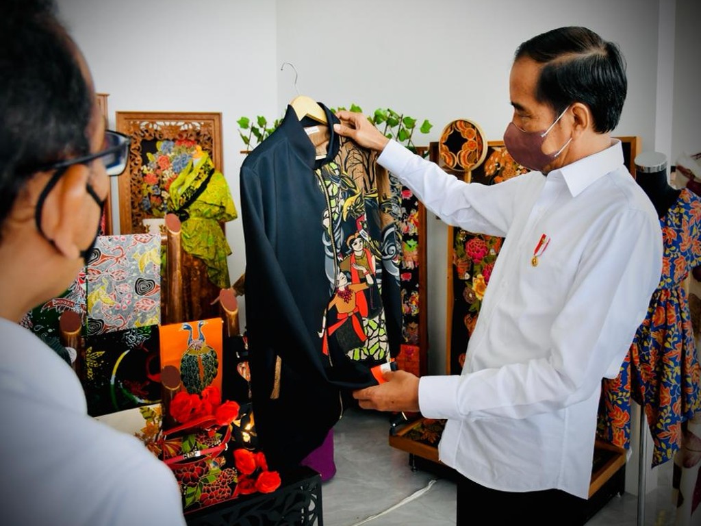 Jokowi beli jaket