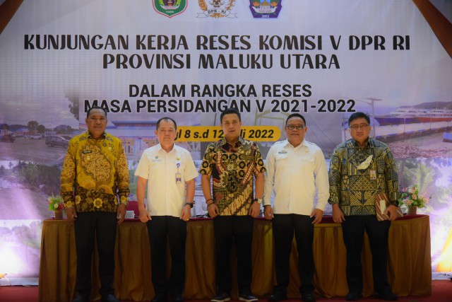Komisi V Tinjau Pembangunan Infrastruktur di Maluku Utara