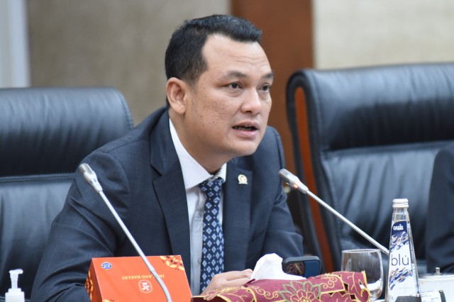 Komisi VI Terima Penjelasan Usulan PNM Askrindo dan Jamkrindo