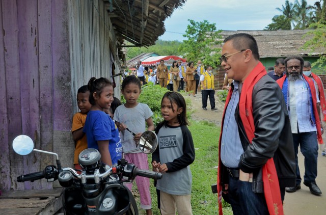 Tangani Pengungsi di Desa Tulehu Maluku, Program BSPS Harus Adil hingga ke Wilayah Timur Indonesia