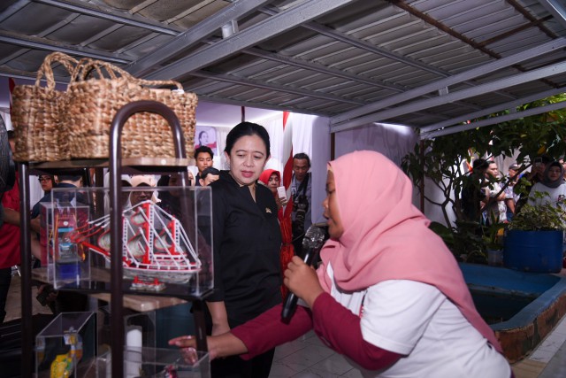 Kunjungi Komunitas Bank Sampah di Palembang, Puan Dukung Ekonomi Kreatif Rakyat