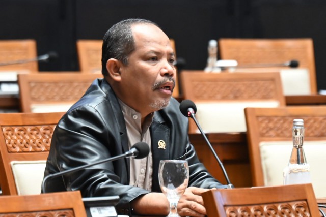 Johan Rosihan Minta Pimpinan DPR Desak Pemerintah Cabut PP tentang Ekspor Pasir Laut