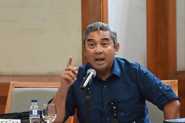 Farhan Ungkap Masalah Penurunan Industri TPT di Bandung Raya