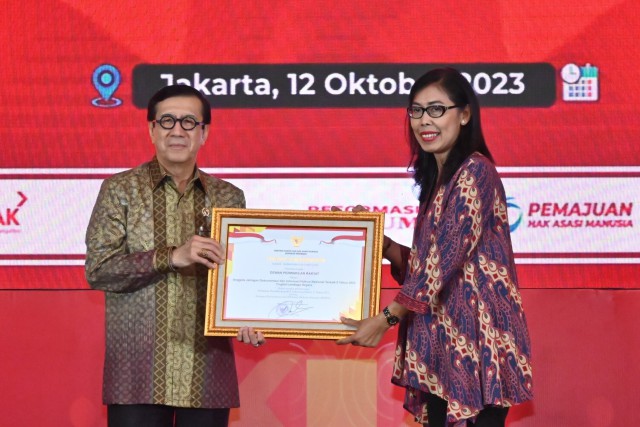 JDIH Setjen DPR RI ’Hattrick’ Terima Award Sebagai Pengelola Terbaik ke-II