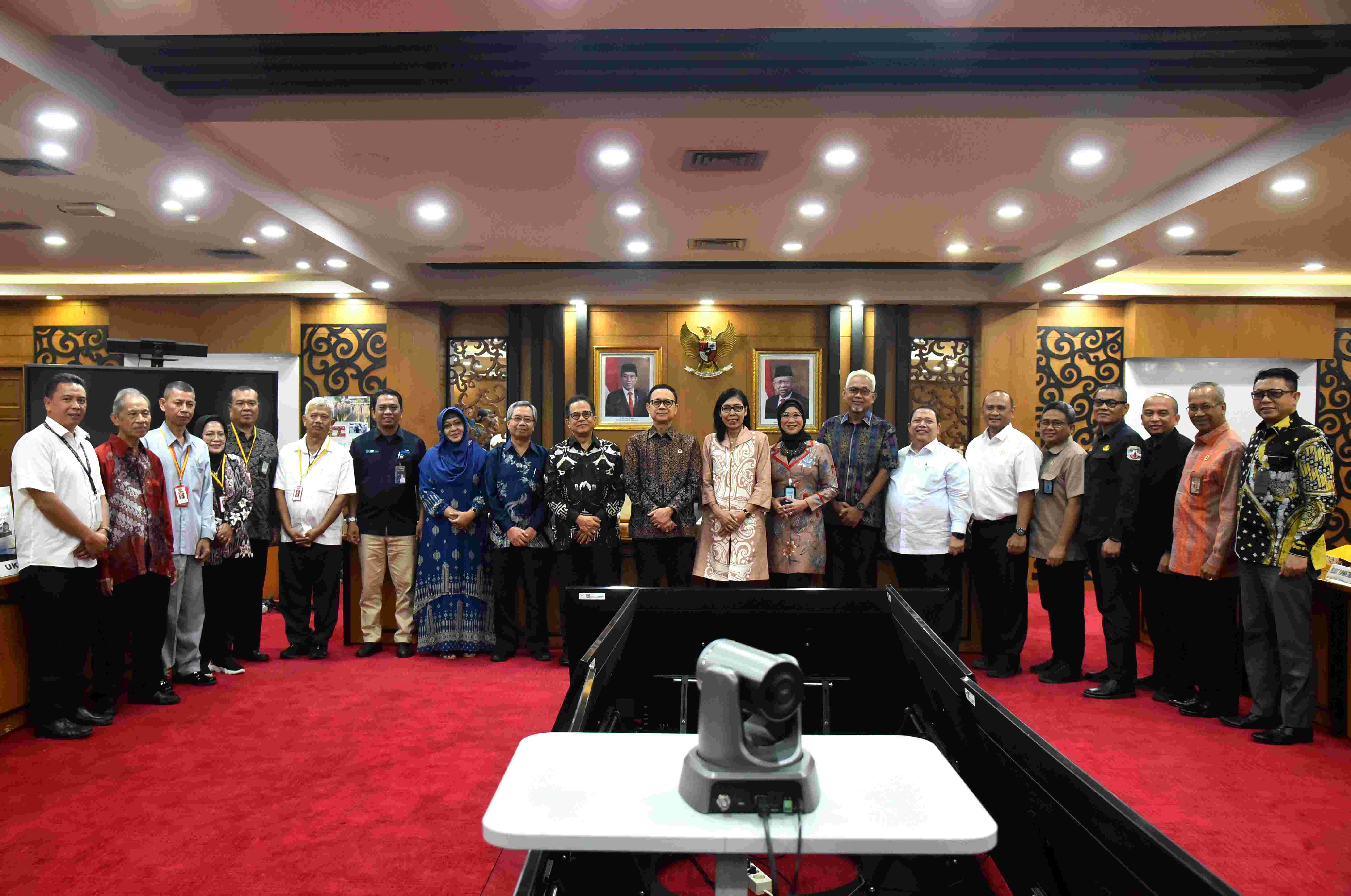 Indra Iskandar Imbau Pegawai Setjen DPR Optimalkan Fasilitas Taspen dan Tapera